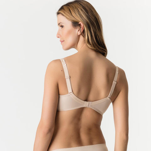 ViKi intimates - Very beautiful pair of bra and matching underwear. For bigger  boobs small band The bra is a soft cup meaning has no pads at all. It has  under wire